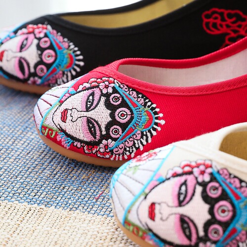 Chinese quintessence of Peking Opera facial makeup, Hua Dan embroidery, embroidered Oxford wedge-heeled soft-soled cloth shoes