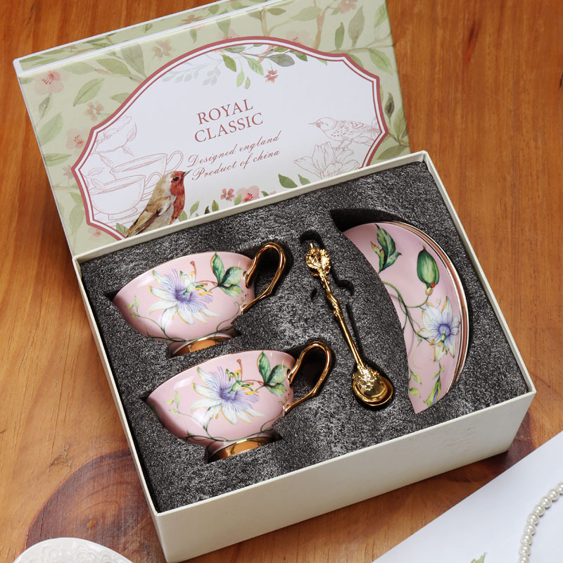 Juego de tazas y platillos de café de porcelana china de alta gama de estilo europeo, taza de té floral de cerámica francesa, caja de regalo, taza de té de la tarde exquisita