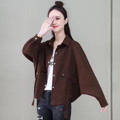 春と秋の新型デザイン感の小さいシャツの長袖のシャツの女性のファッションは年齢を減らしてゆったりしています。