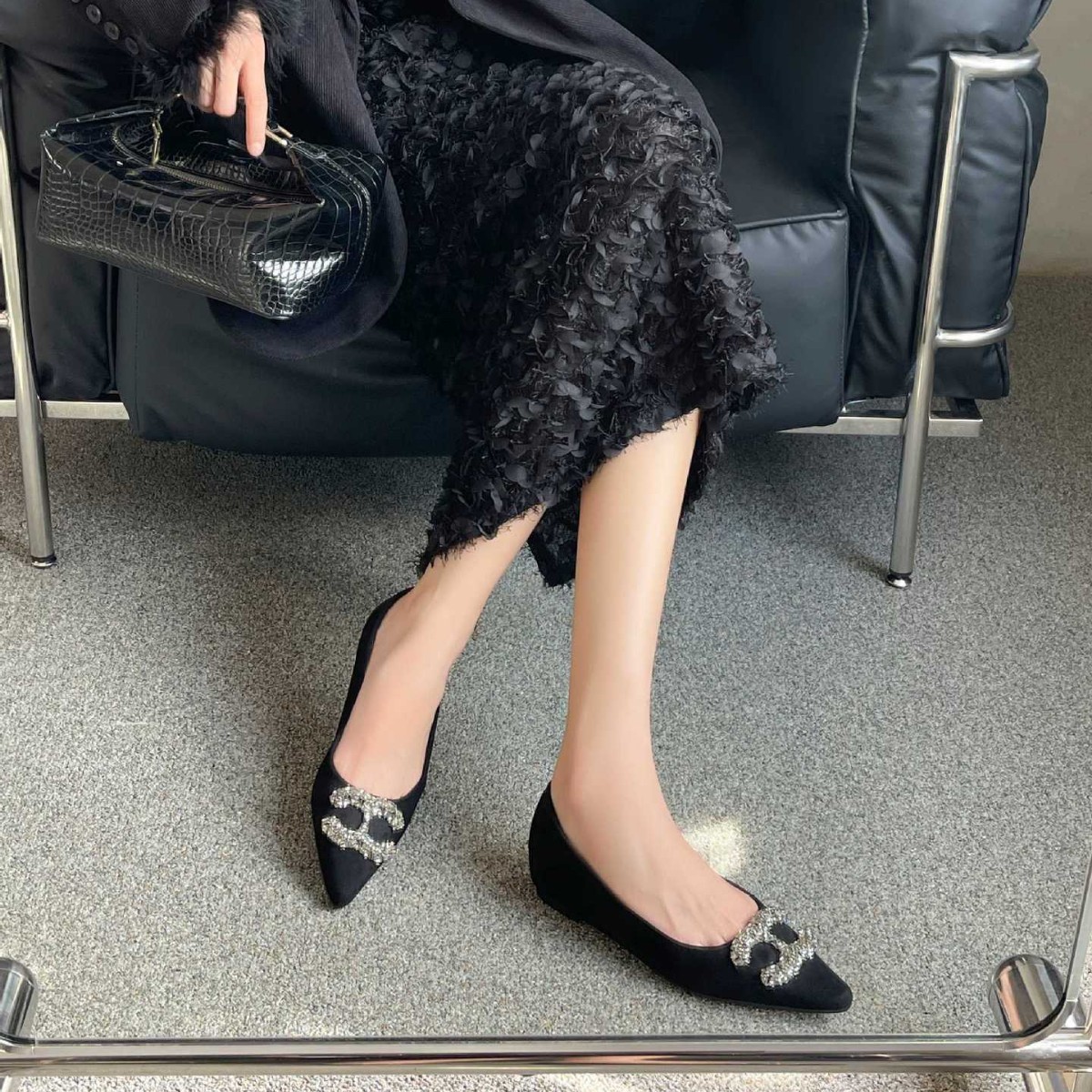 滨莉25年早秋新款黑色尖头浅口低跟高跟鞋女百搭水钻绒面单鞋工鞋