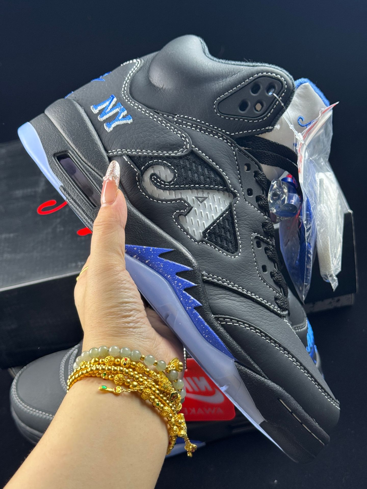 Pedidos de comercio exterior de fábrica de zapatos Putian AJ5 zapatos de baloncesto Liuchuan arce negro y blanco alas de cicada Jiao5 zapatillas de amortiguación de aire image 36