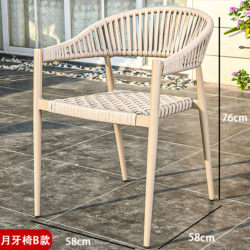 Mesas y sillas al aire libre nórdicas Patio de la villa Jardín Sillas de mimbre al aire libre Terraza de ocio Impermeable Protector solar Luz Lujo Mesas y sillas de alta gama