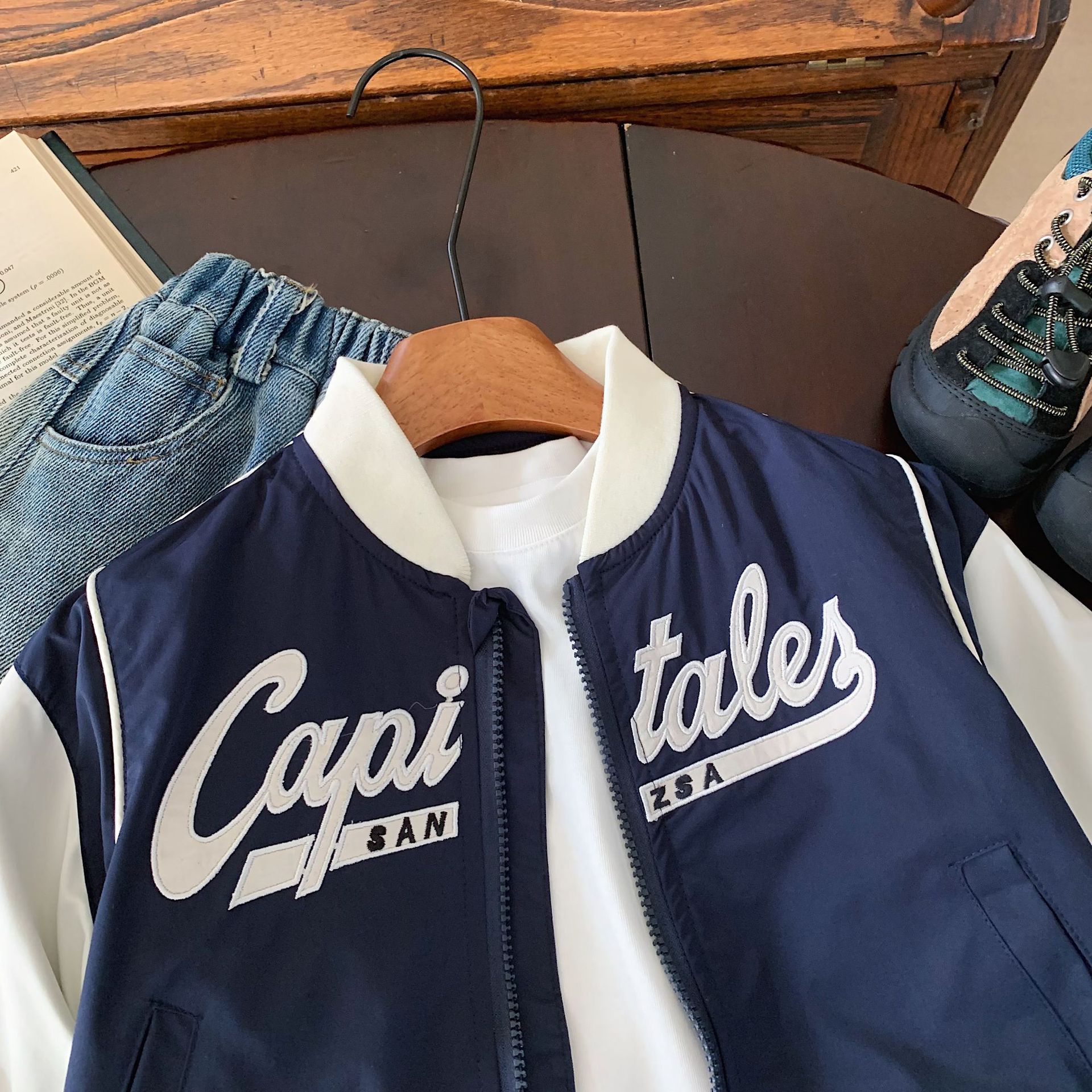 Manteau d'automne pour garçons 2024 nouvel article pour garçons et filles, version coréenne d'un ensemble de combinaison de baseball élégant pour enfants_voghion.com