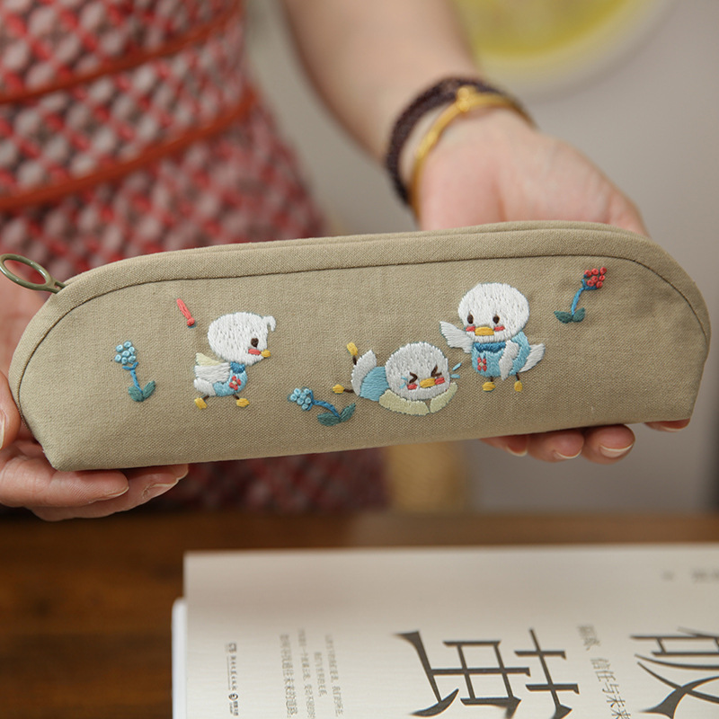Estilo nacional retro bolsa de cosméticos bordado hecho a mano DIY caja de lápices de la joyería bolsa de bordado Estudiante Adulto cremallera bolsa artística