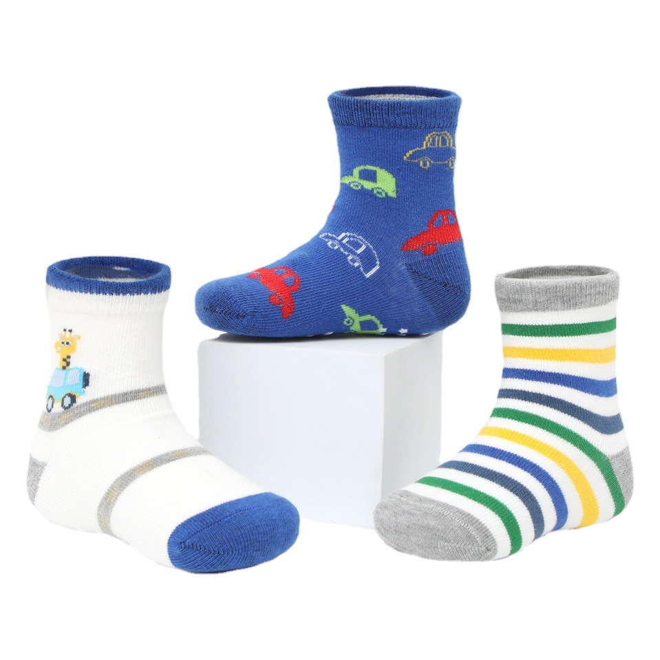 2024 primavera y verano Clase a Amazon calcetines de piso antideslizantes calcetines de niño de interior de niños de dibujos animados calcetines