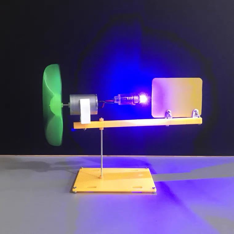 微型七彩光LED风力发电机模型 可随风向旋转 小型拼装科教DIY