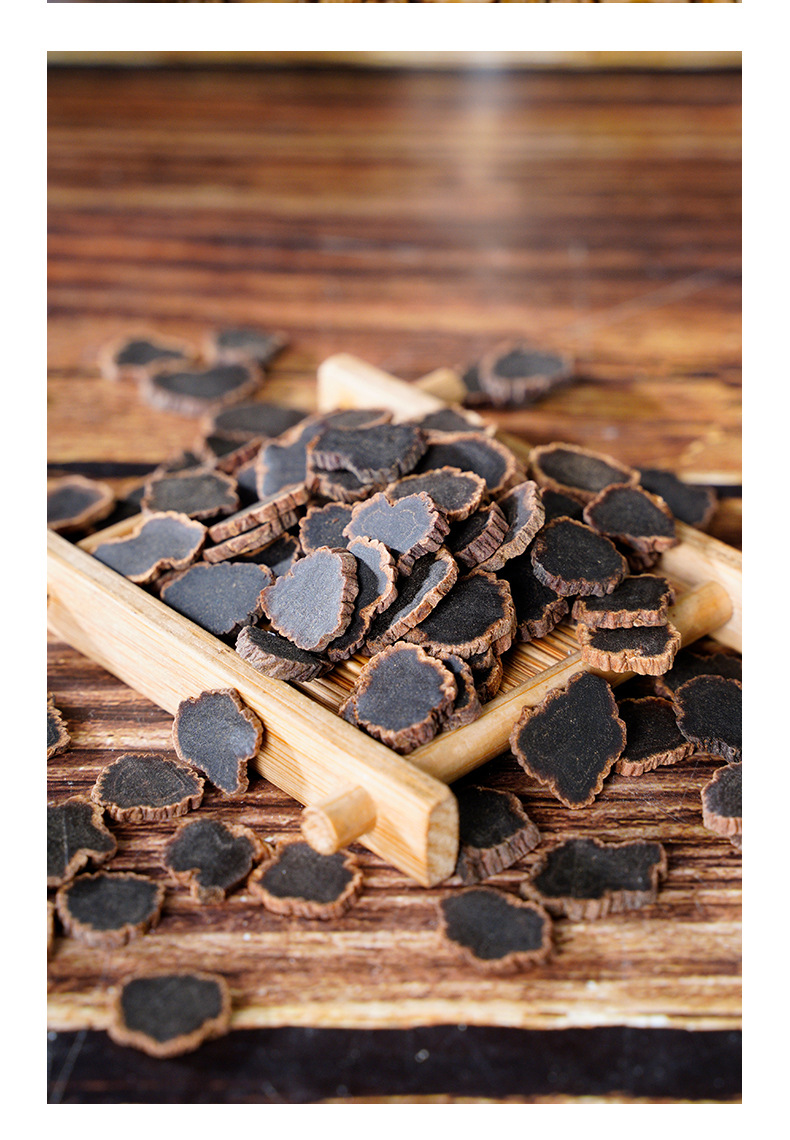 Black Ginseng Slices Changbai Mountain Dried Root 5 Year 50g Bottle for Tea and Soup in use