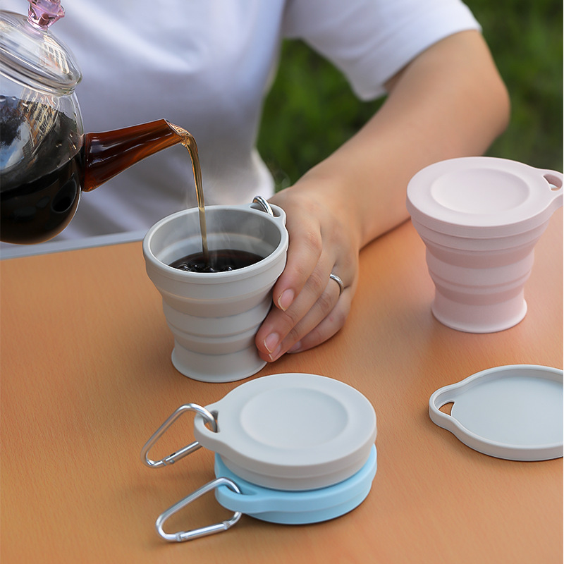 Taza plegable de silicona Dengye taza de agua al aire libre de silicona resistente a la temperatura con tapa taza de enjuague bucal retráctil portátil 180ml