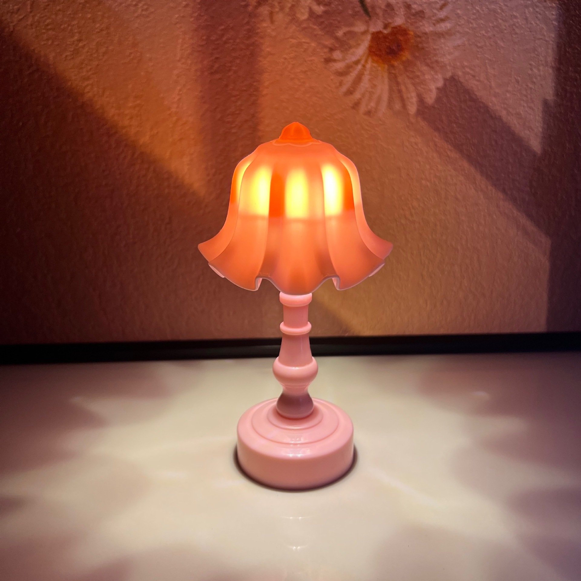 Dormitorio pequeña lámpara de escritorio dormitorio pequeña lámpara de noche lámpara de cabecera plástica lámpara electrónica marroquí lámpara de escritorio mini lámpara de escritorio decoración