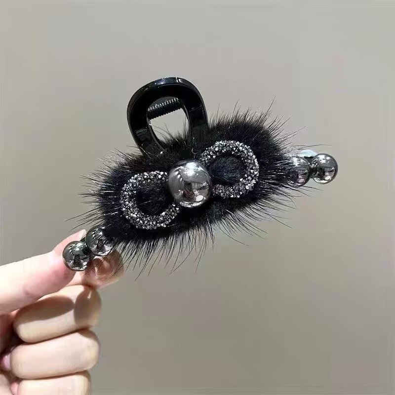 2026秋冬ミンクファー毛皮ヘアクリップ、高級感のある後頭部用大型シャーククリップ、ハート型キラキラ輝くダイヤモンド付き毛皮ヘアクリップ