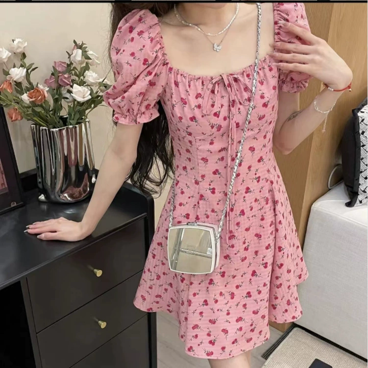 Платье с клубничным принтом в летнем стиле, цветочное, стройнящее, 2025, новинка, больших размеров, элегантное, в стиле «розовая девочка»