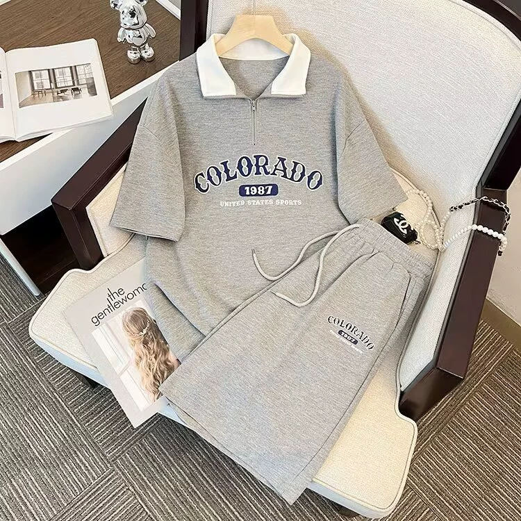 Спортивная одежда поло в студенческом стиле, женский костюм, 2023, летний повседневный дизайн, нишевые шорты с короткими рукавами, комплект из двух предметов