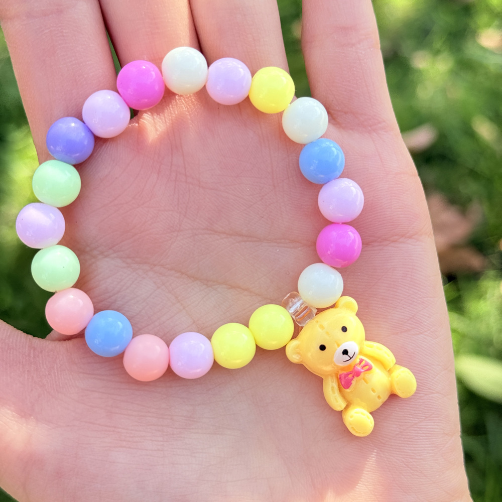 Pulseras infantiles coloridas con cuentas y varios colgantes de dibujos animados, accesorios de alta calidad y exquisitos para niñas, regalos de cumpleaños, productos al por mayor.