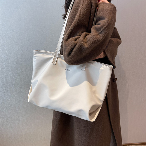 Nylon Tote Bag Large Capacity Bag Women's 2024 New Fashion Portable Shoulder Bag Ruiying Class Commuting Bag