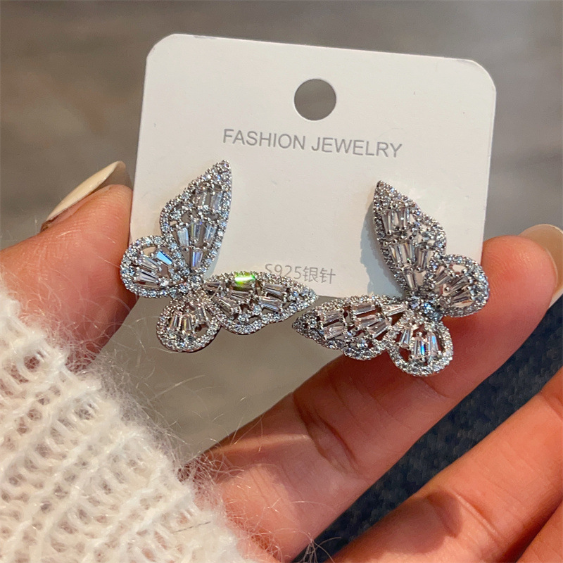 1 Pair Simple Style Butterfly Inlay Copper Zircon Ear Studs display picture 1