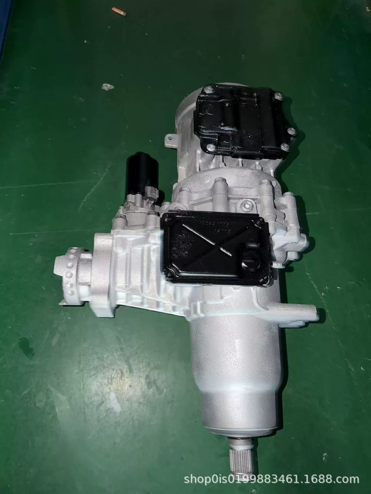 Jeep Cherokee rear differential assembly 68545101AC, for 2.4L and 3.2L models, four-wheel drive