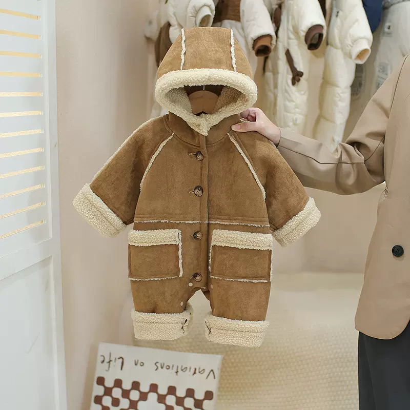 婴儿连体衣冬装男宝宝加厚衣服保暖满月秋冬季小月龄外出哈衣爬服