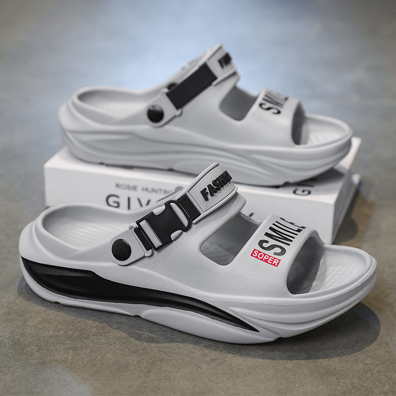 Sandalias para estudiantes masculinos y femeninos que usan al aire libre en verano