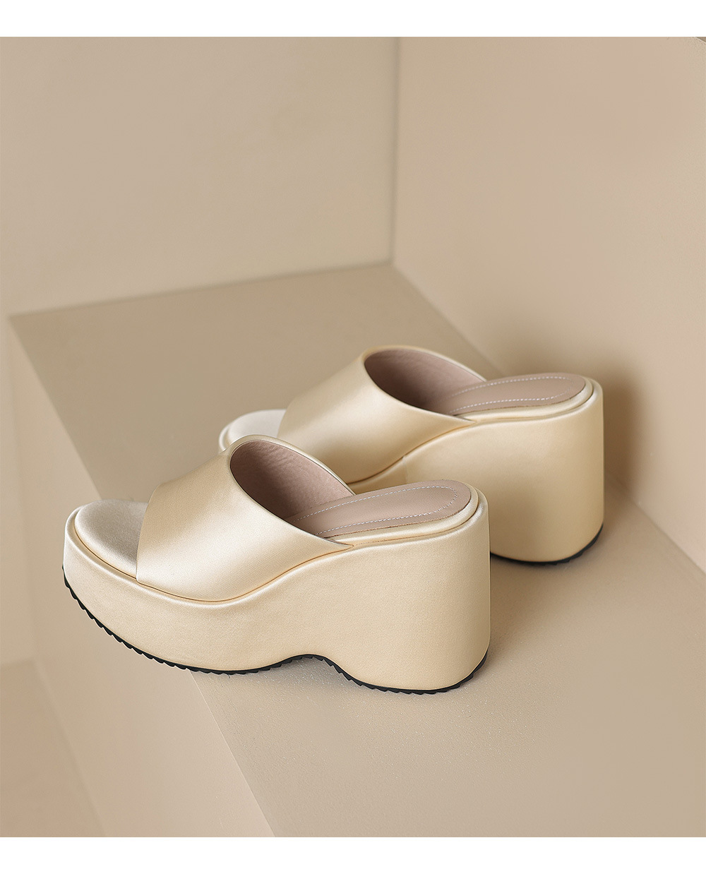 Sandal cao gót nữ hở mũi phong cách Anh đế xốp dày — Màu đen chi tiết 14