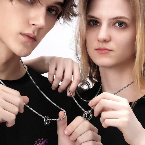 钛钢饰品闪电潮牌环环相扣戒指吊坠 小众设计ins潮不锈钢情侣项链