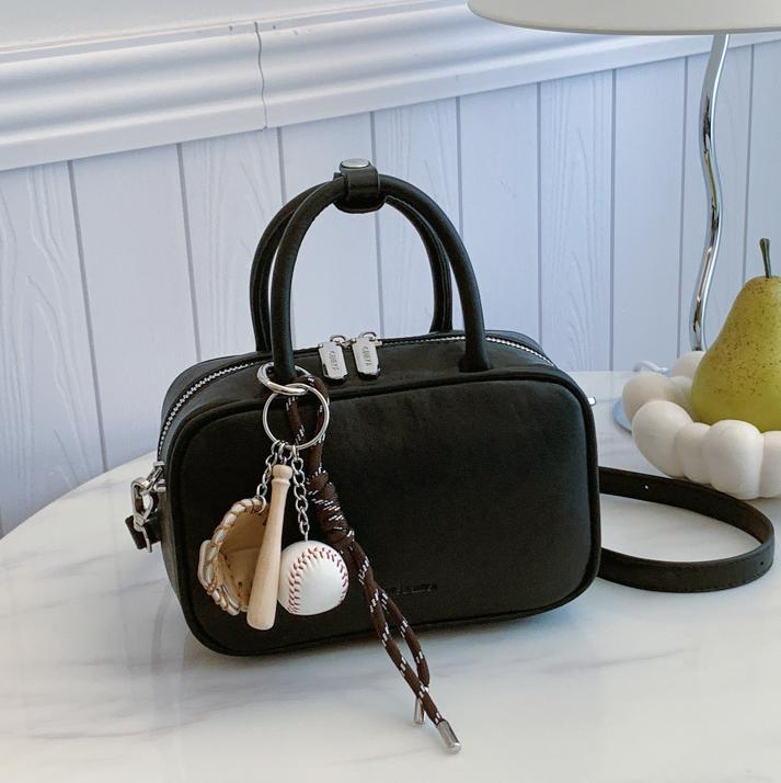 Bolso de bolos retro popular este año 2025 nuevo bolso de mujer transfronterizo nicho universal sensación de alta calidad bolso de hombro