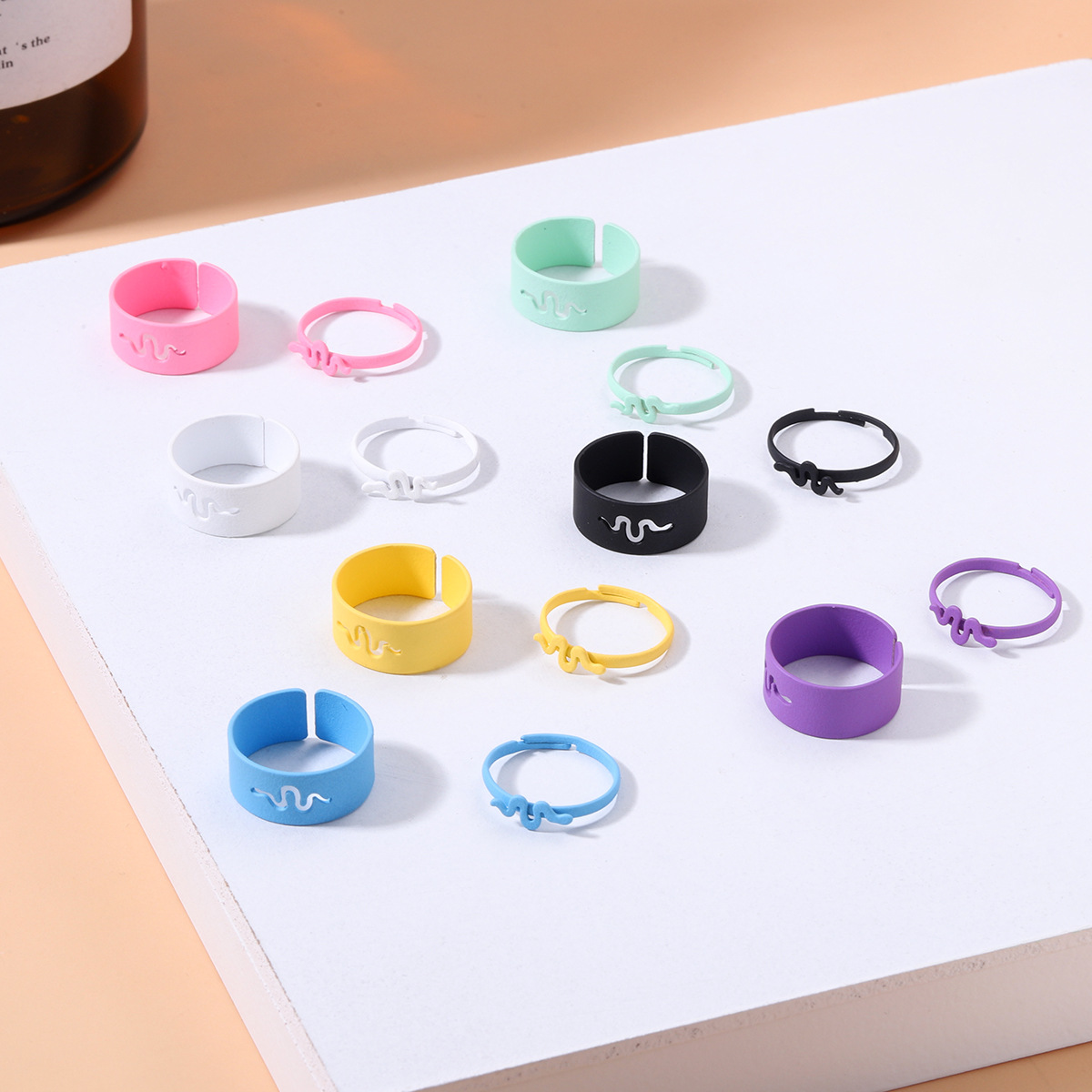 fashion creative solid color hollow snake-shaped spray paint couple alloy ring