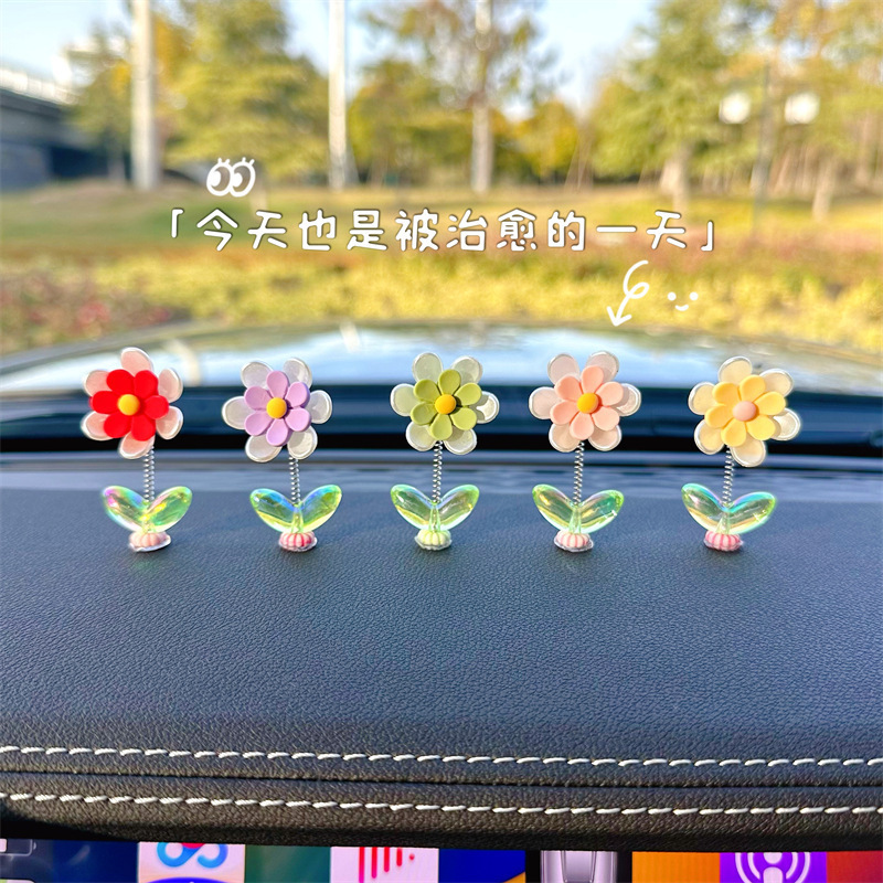 Celebridades de Internet lindas sacudiendo la cabeza margarita adornos de coche flores frescas adornos de espejo retrovisor de consola central de coche