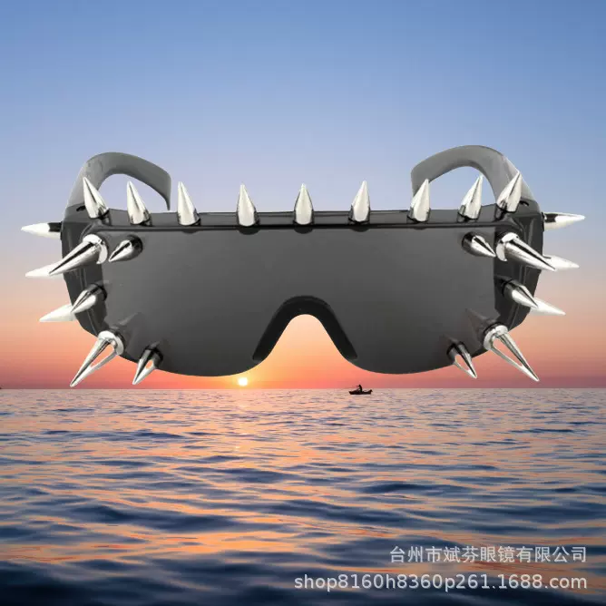 新款跨境赛博朋克风个性恶魔眼镜 金属铆钉派对搞怪聚会装B太阳镜