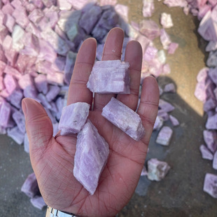 Fluorescent Mineral Natural Kunzite Rough Mineral Crystal Specimen Strange Stone DIY Pendant for Men and Women Couples