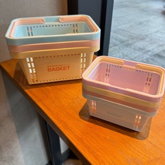 日本式のステルス取っ手の収納かごの浴室の洗濯物の雑物の手提げの青いピクニックのキャンプの果物の収納かご