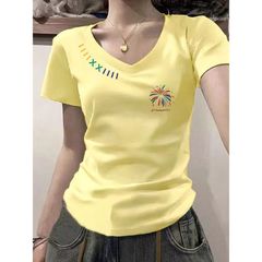 スイートスタイルフレンチVネック右肩半袖Tシャツレディース春夏ドーパミンミルクイエロースリムフィットトップ学生トレンド