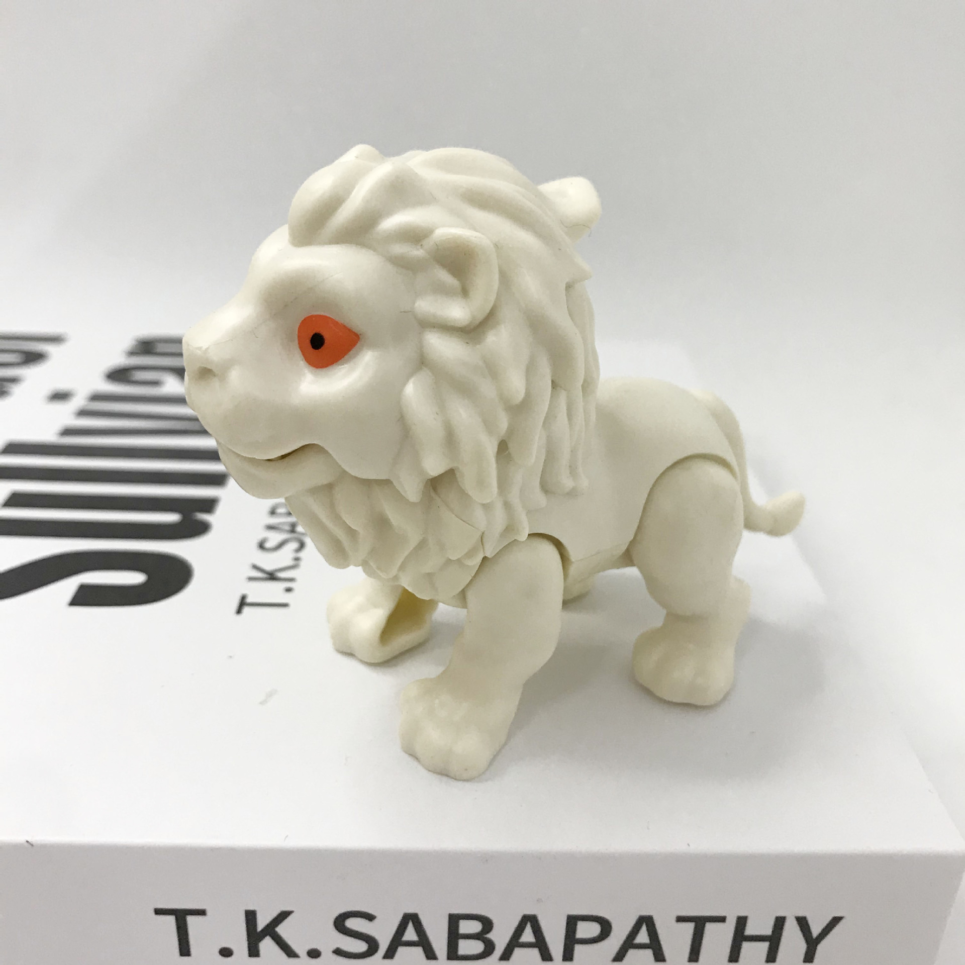 29 뉴 라이온 화이트