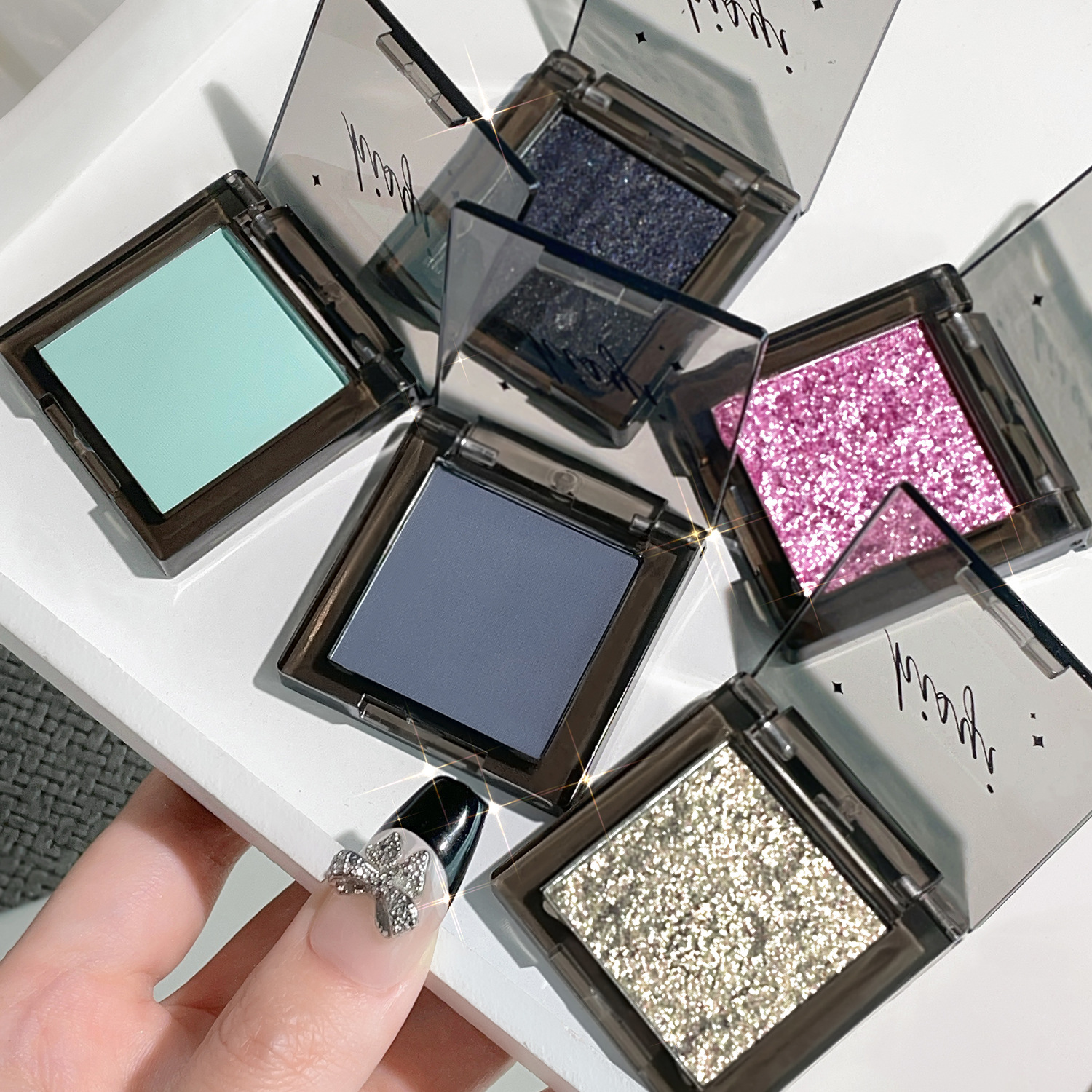 Hisyi Dark Magic Single Color Eye Shadow Matte Pearlescent Smoky European and American Style Natural Color Brightening Long-Lasting Eye Shadow Palette