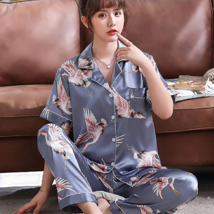 Pijamas de mujer de primavera, verano, Otoño e Invierno Four Seasons pantalones de manga corta Chaqueta de punto de seda artificial de comercio exterior solapa ropa para el hogar más tamaño