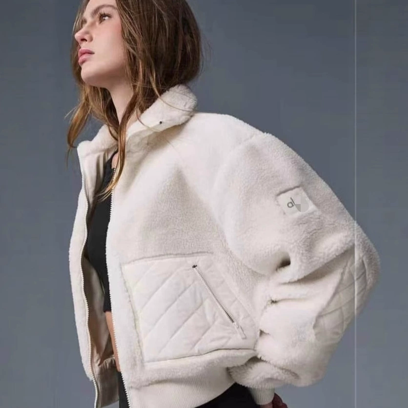 Куртка-бомбер ALO?25 из овечьей шерсти с воротником-стойкой, короткая, свободная, удобная, модная, повседневная, от известного бренда.