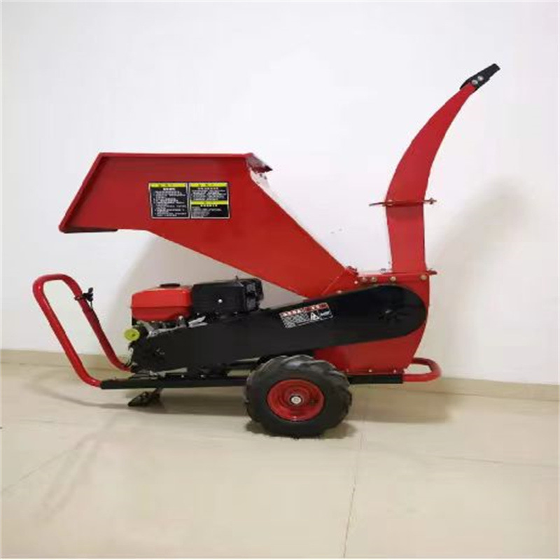 木材枝条切碎机多功能小型碎枝机园林绿化农场秸秆树枝自动粉碎机