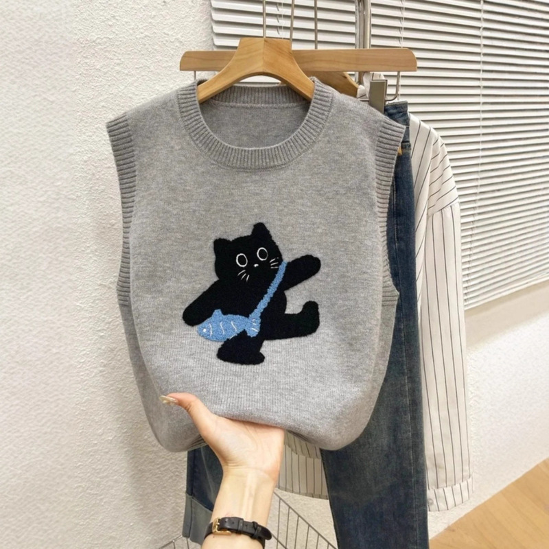 Layered V Neck Sweater Vest for Women, 2025 Autumn and Winter New Loose Outer Wear Short Knitted Vest