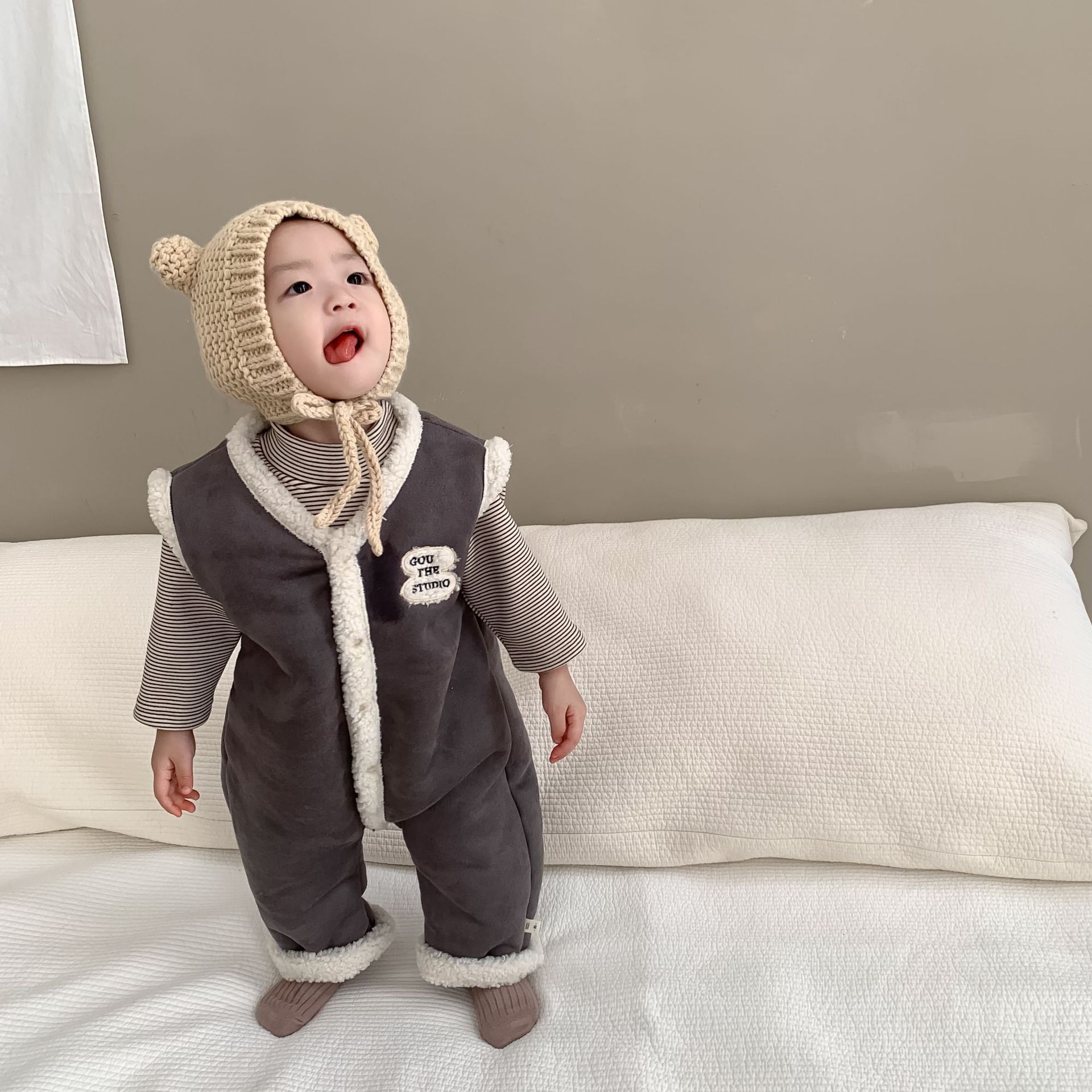 Ropa infantil de otoño y invierno ropa infantil coreana ropa para bebés fuera de casa 2025 ropa de otoño y invierno chaleco de peluche para niños ropa de escalada unida image 9