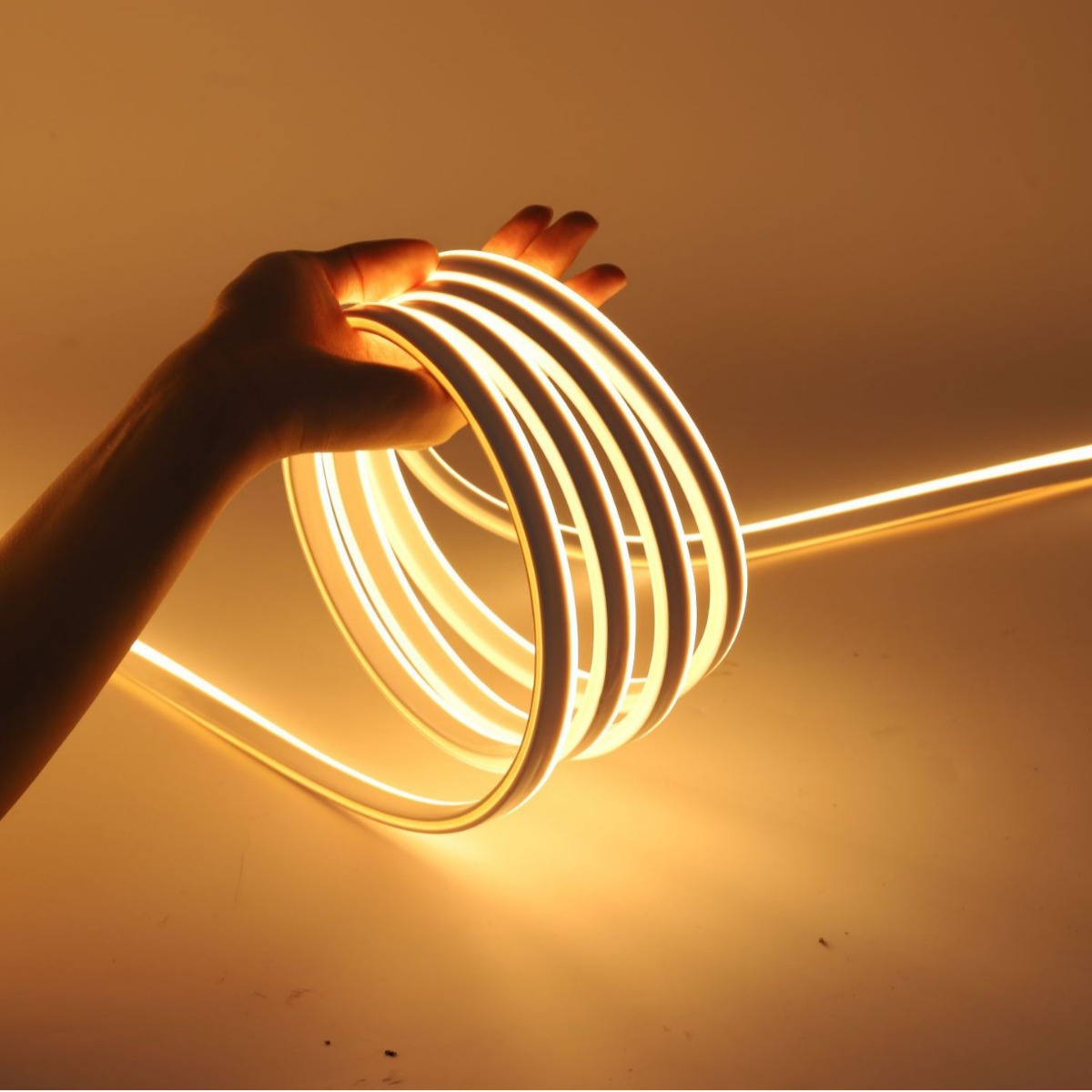 Tira de luz de silicona extruida integrada, sin necesidad de taladrar, para iluminación interior y exterior del hogar, LED integrado de bajo y alto voltaje con alta reproducción cromática.