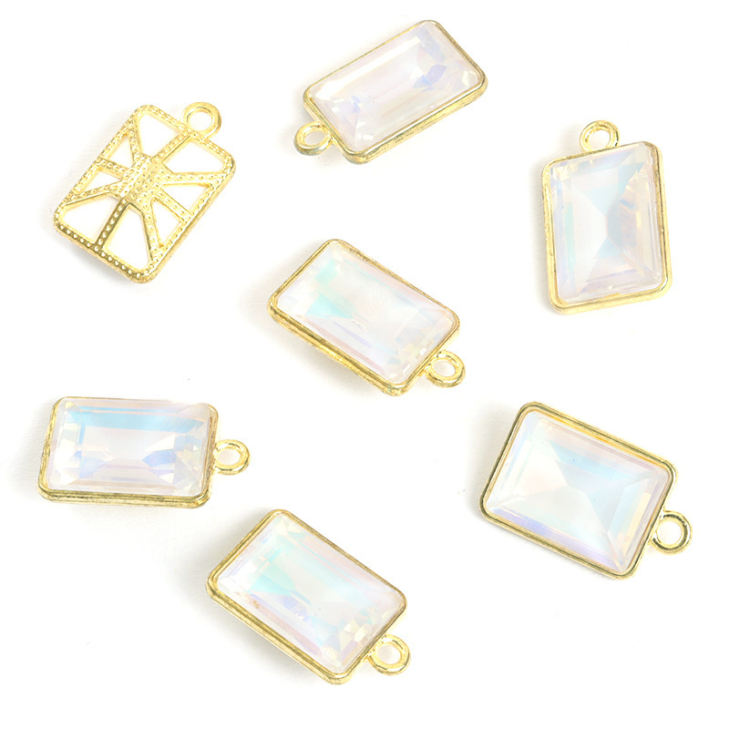 多色の輝く長方形の水晶ガラスのモカ色のペンダントのファッションDIYネックレスのイヤリングのアクセサリーの卸売り|undefined