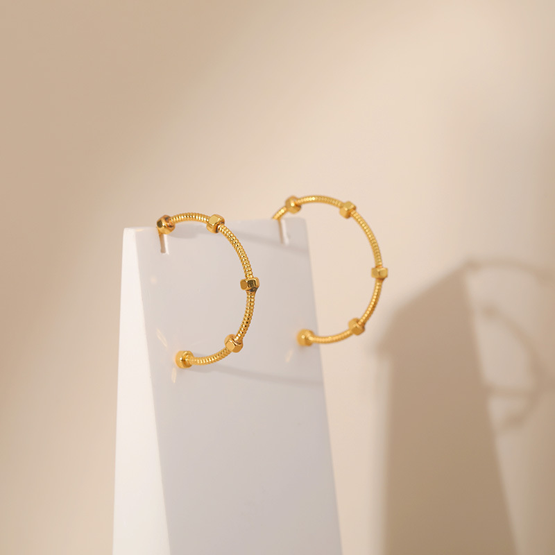 Fashion C Shape Copper Plating Earrings 1 Pair