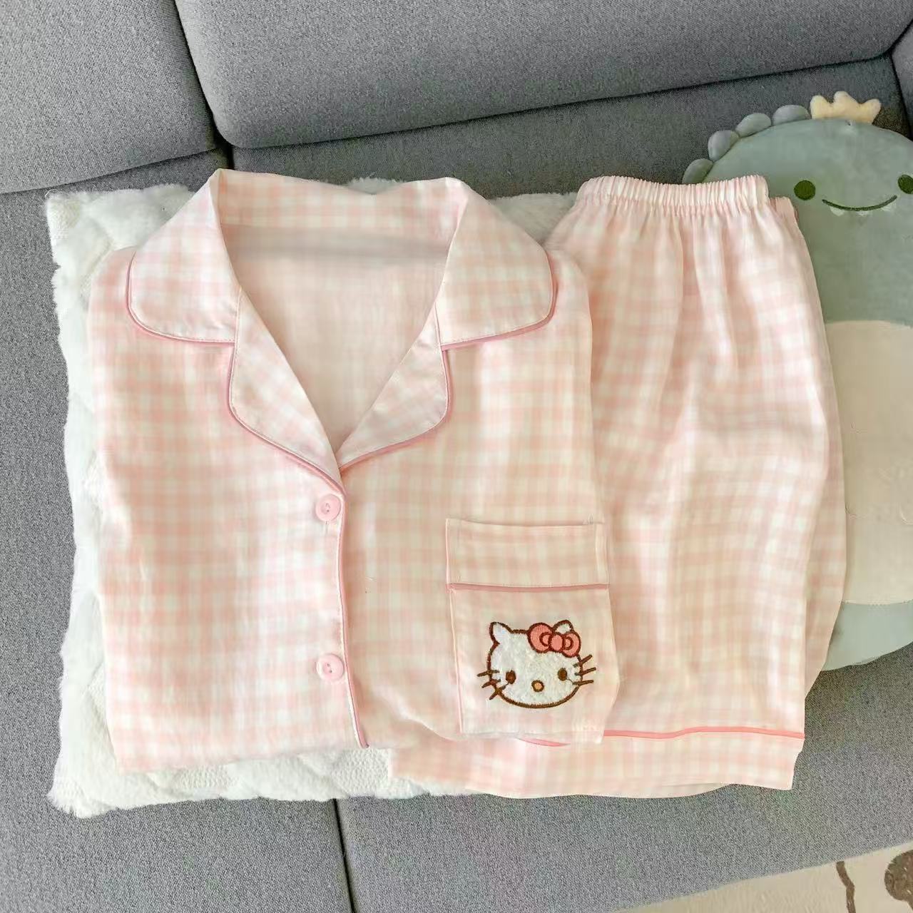 Cute punto de onda KT gato nubes pijamas de algodón mujer pantalones cortos de manga corta de verano coreano cuello de dibujos animados set de ropa para el hogar