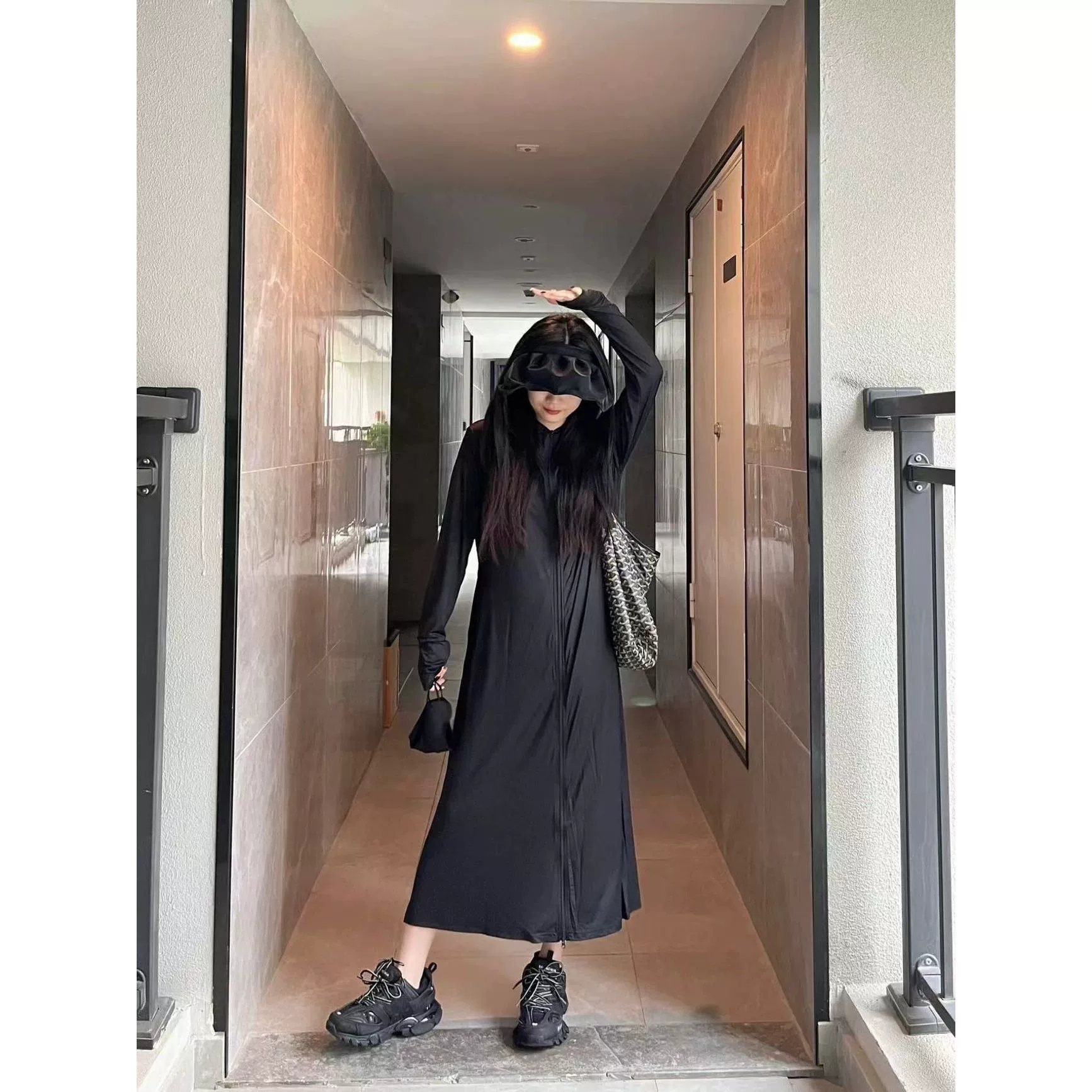 Черная солнцезащитная одежда для всего тела для женщин, лето 2024, новая свободная уличная солнцезащитная одежда с защитой от УФ-лучей, длинная ледяная шелковая солнцезащитная одежда