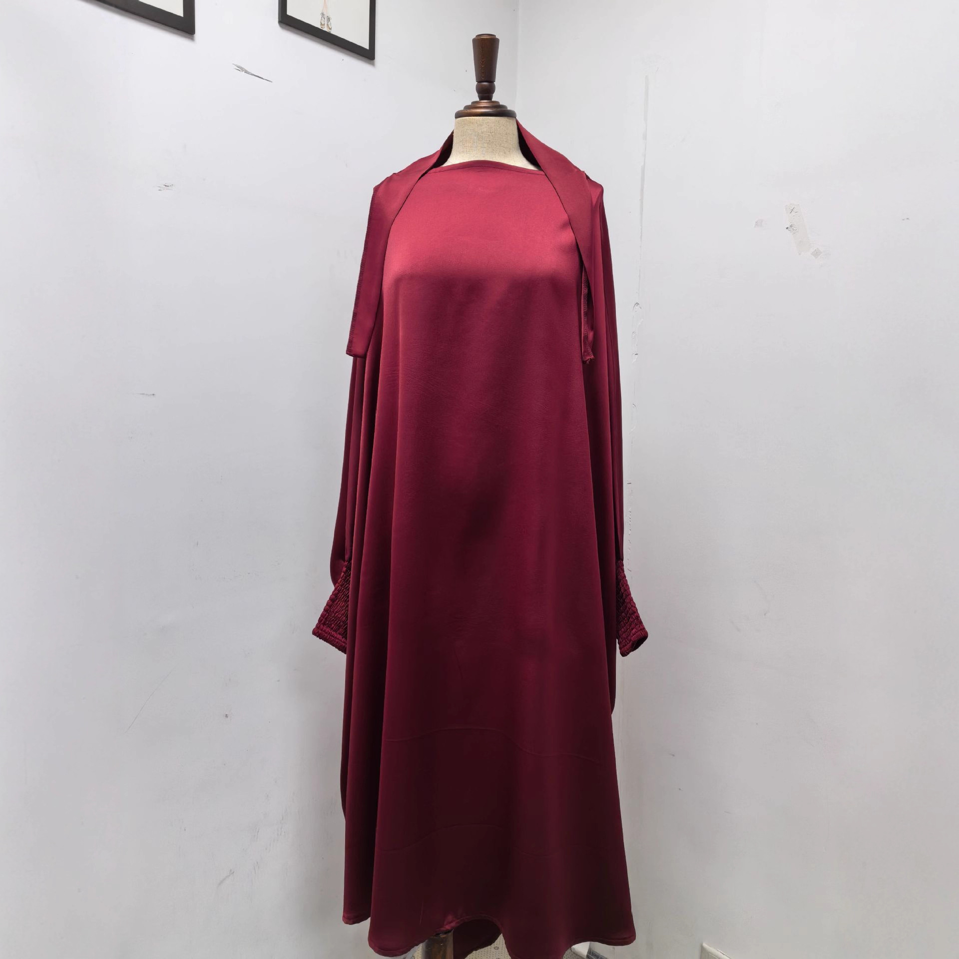 Abito da sposa leggero in stile retrò bianco, abito da sposa con strascico corto in pizzo francese, abito da ricevimento nuziale semplice._voghion.com
