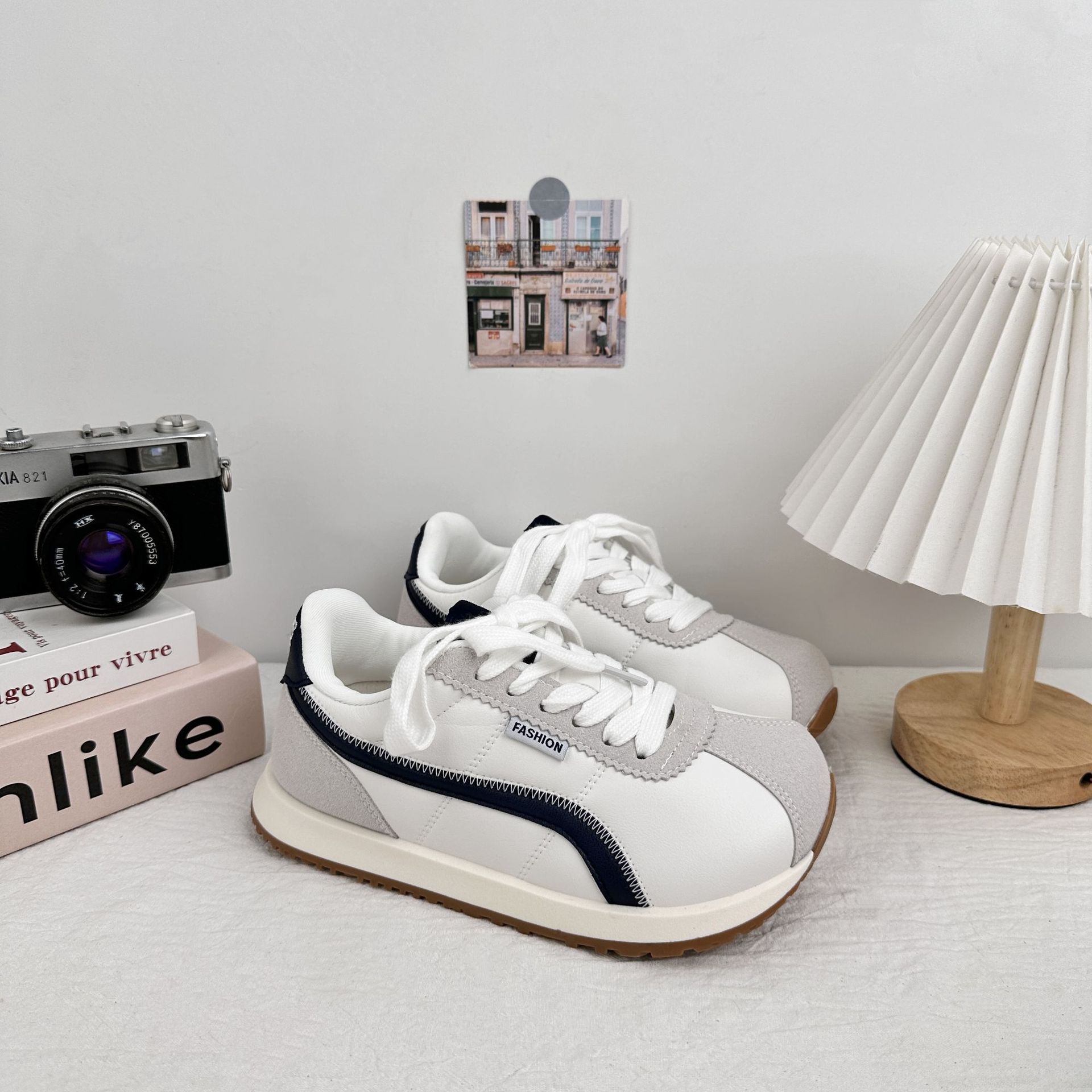 Zapatos de entrenamiento de ondas gruesas para mujeres 2025 nueva moda chic estilo de Hong Kong variedad de zapatos deportivos casuales Agam