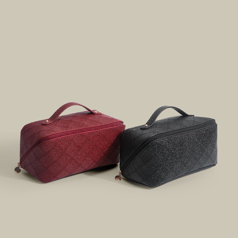 Cosmetic Bag, New Style, High-End, Rhombus-Shaped Pillow Bag, Large Capacity, Super Popular, Travel Cosmetics and Toiletries