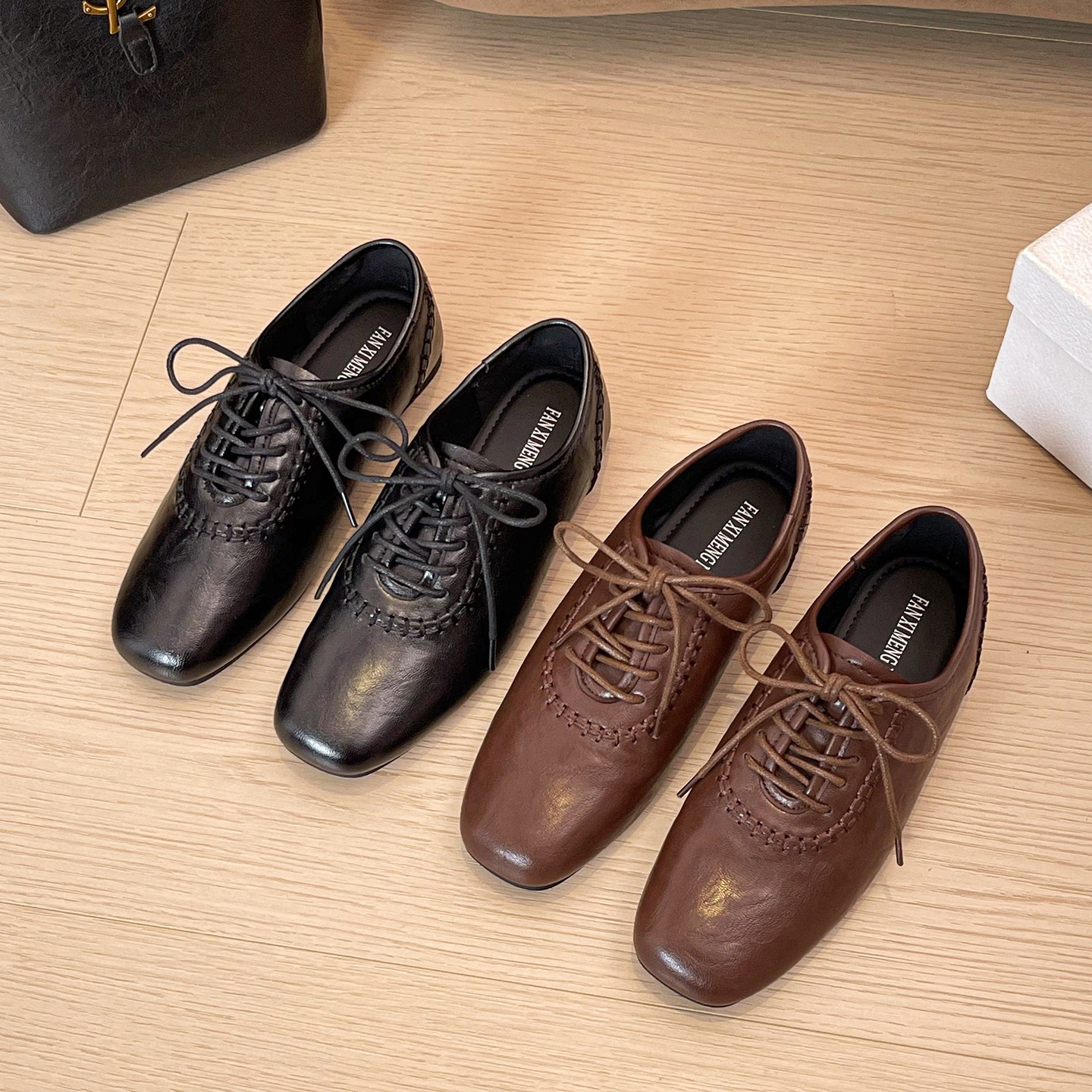 2025 Autumn/Winter New British Style Lace-Up Loafers Women's Brogue Versatile Fashion Small Leather Shoes Women's Plus Size Shoes