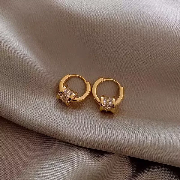 European and American Style Multi-Wear Real Gold Electroplated Small Waist Earrings Elegant Plain Hoop Earrings Zircon Fashion Versatile Earrings