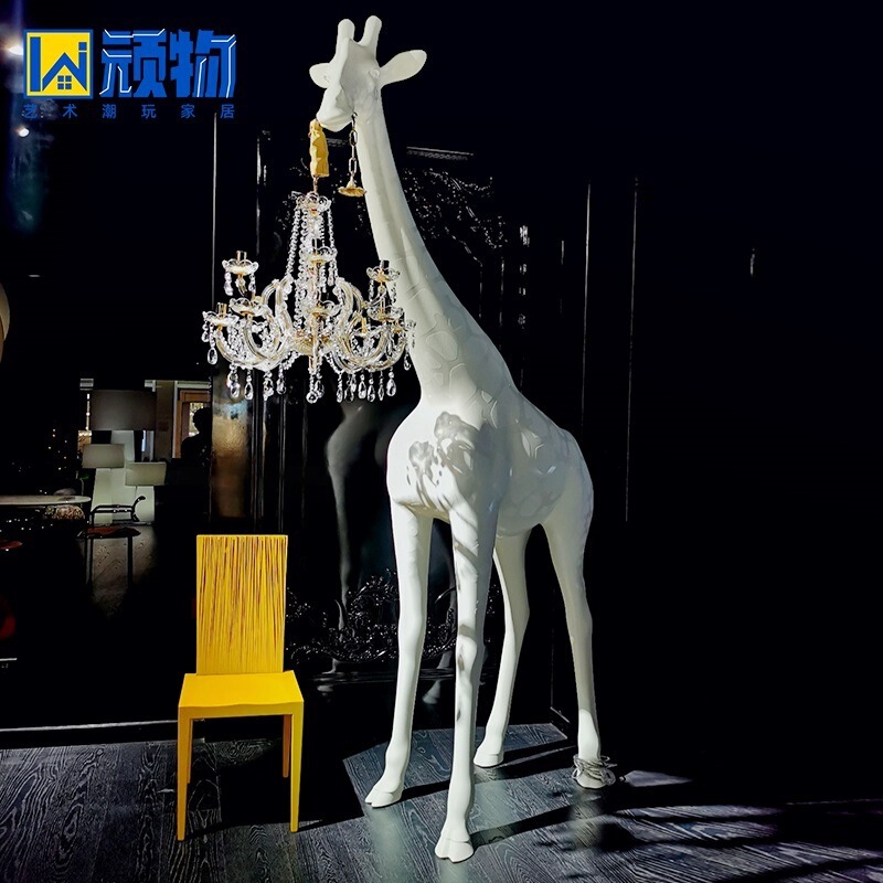 Large Decorative Hanging Lamp, Giraffe Floor Lamp Ornament, Living Room Art Piece, Cartoon Animal Designer Crystal