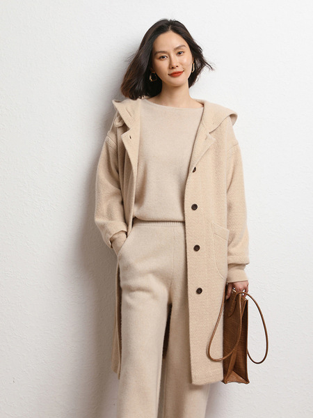 Solid color knitted cardigan